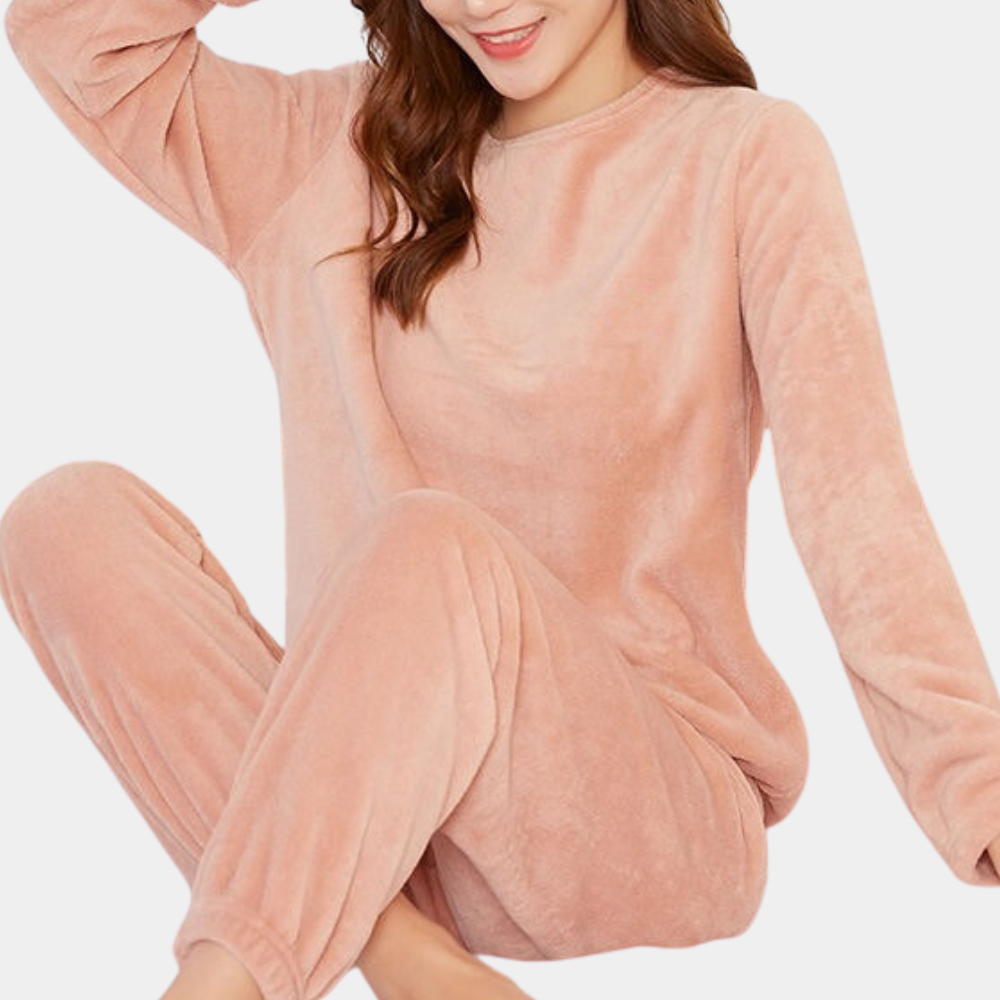 Weiches und warmes Damen-Pyjama-Set