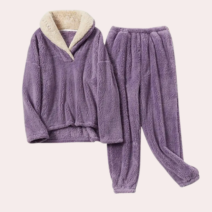 Bequemes und flauschiges Damen-Pyjama-Set