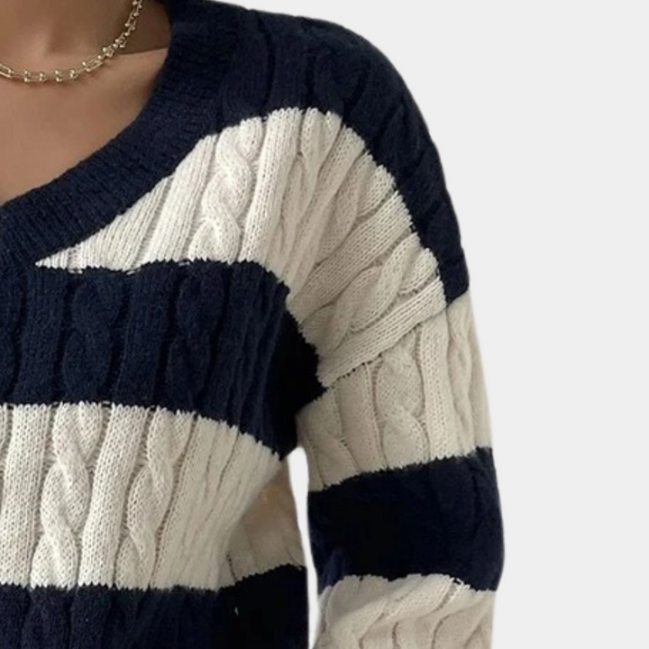 Yamina - Damen Pullover mit V-Ausschnitt aus Zopfmuster